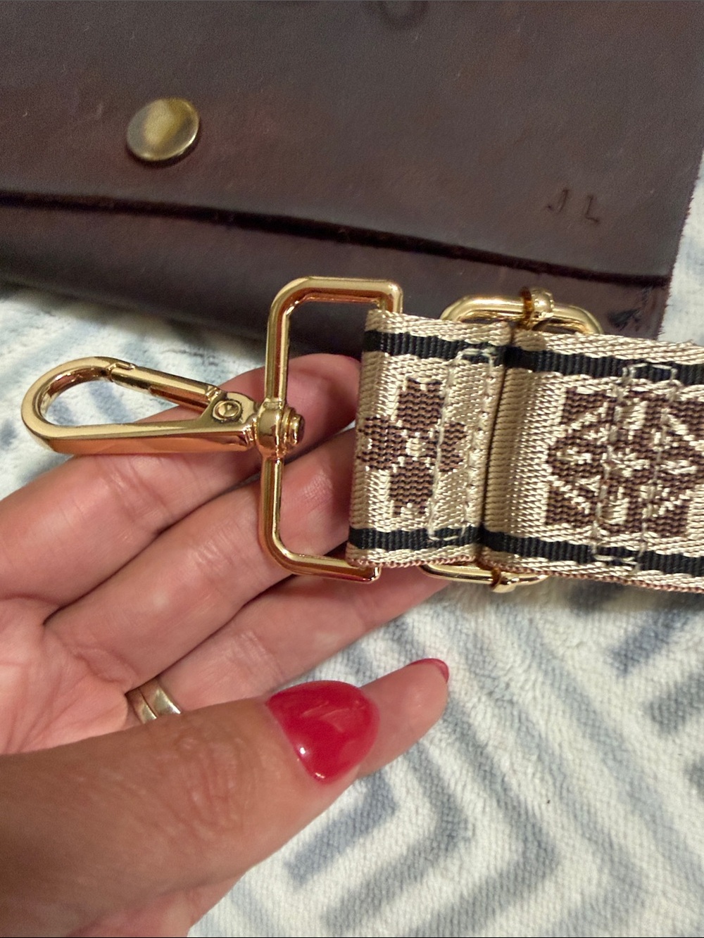 Beige and gold woven jacquard Woven Guitar Strap/crossbodystrap - Picture 8 of 9